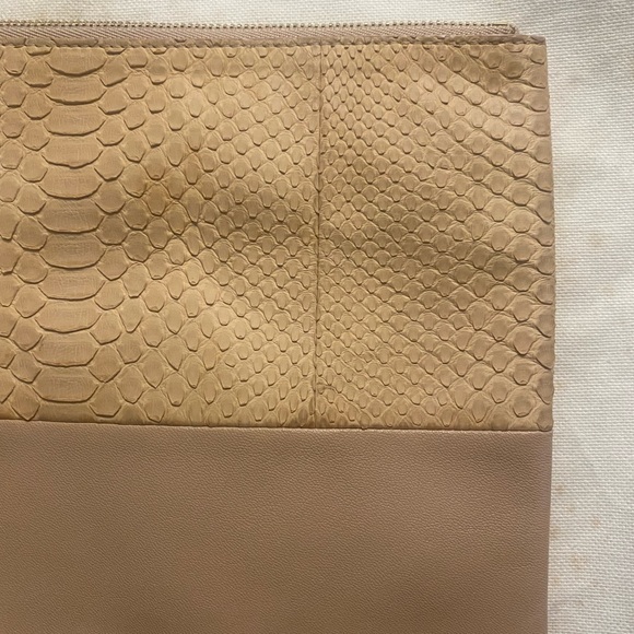 Celine authentic python leather clutch. RARE - Picture 11 of 16